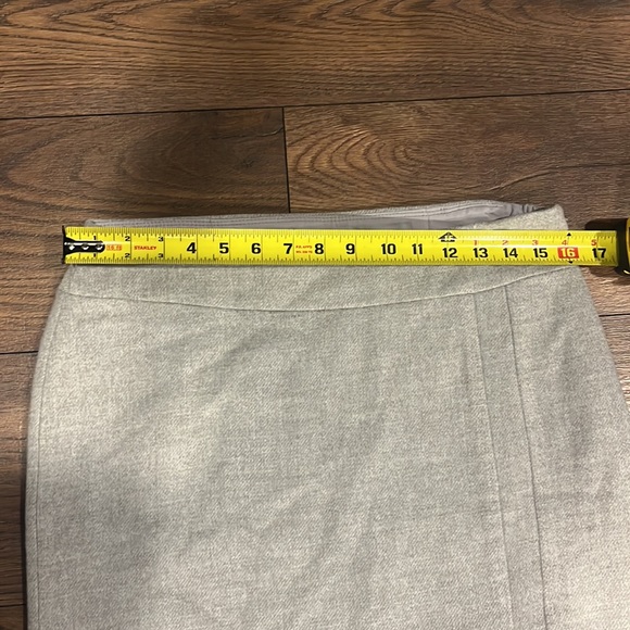 NWT White House black market boot skirt gray size 4 - Picture 6 of 8